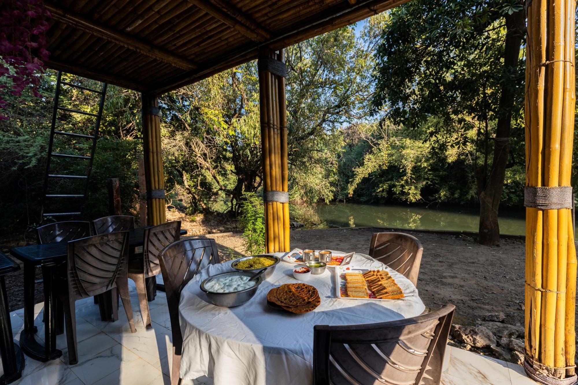 Brook Ville Sasan Gir Luaran gambar